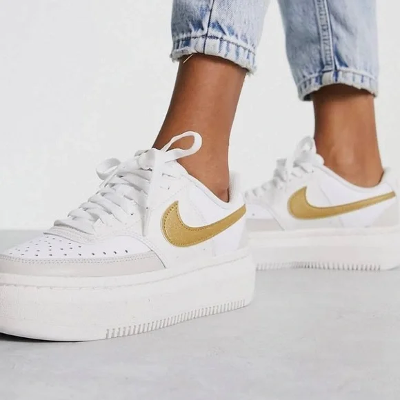 Nike Court Vision Alta White Metallic Gold Leather Platform Shoe Womens 10 NEW - Picture 2 of 12